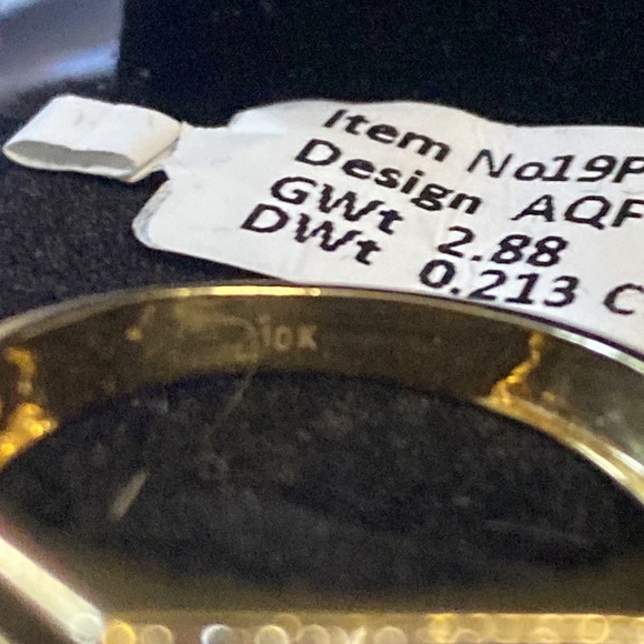 10k gold ring with diamonds - Picture 3 of 4